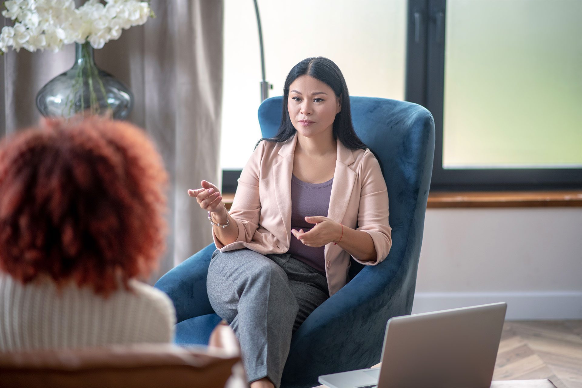 asian professional female psychologist speaking wi 2023 11 27 05 36 55 utc